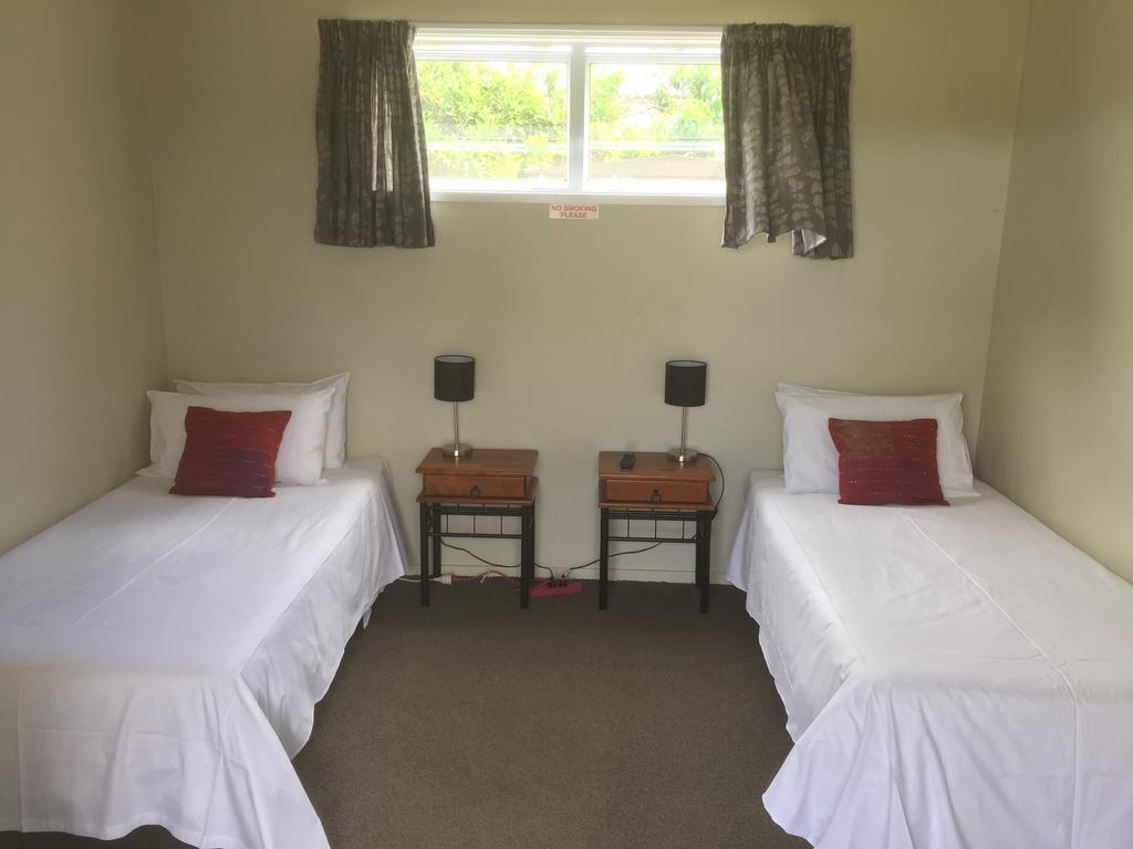 Orewa Pillows Lodge Exterior photo